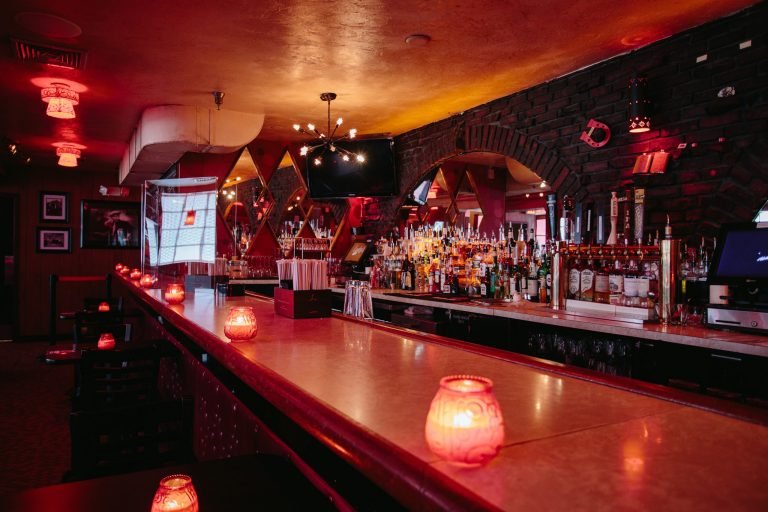 Luckys Lounge Boston Piano Bar logo 768x512