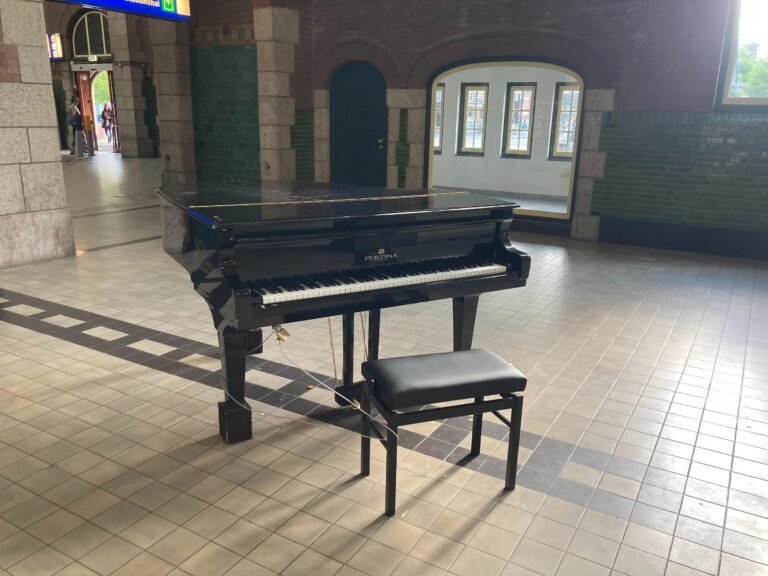public piano station maastricht centraal 1 1 768x576