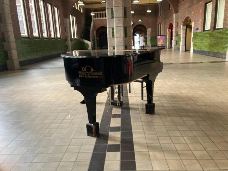 public piano station maastricht centraal 4 768x576